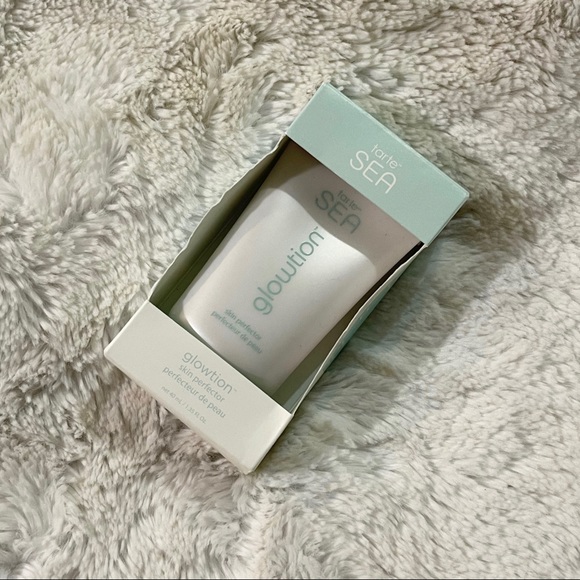 tarte SEA glowtion Skin Perfector, lit-from-within glow - Picture 2 of 7